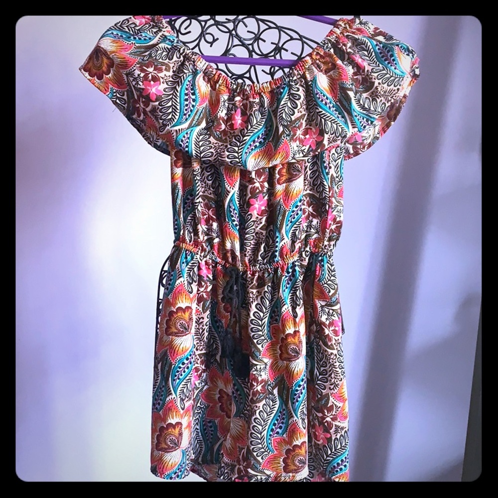 💐Xhilaration floral romper💐